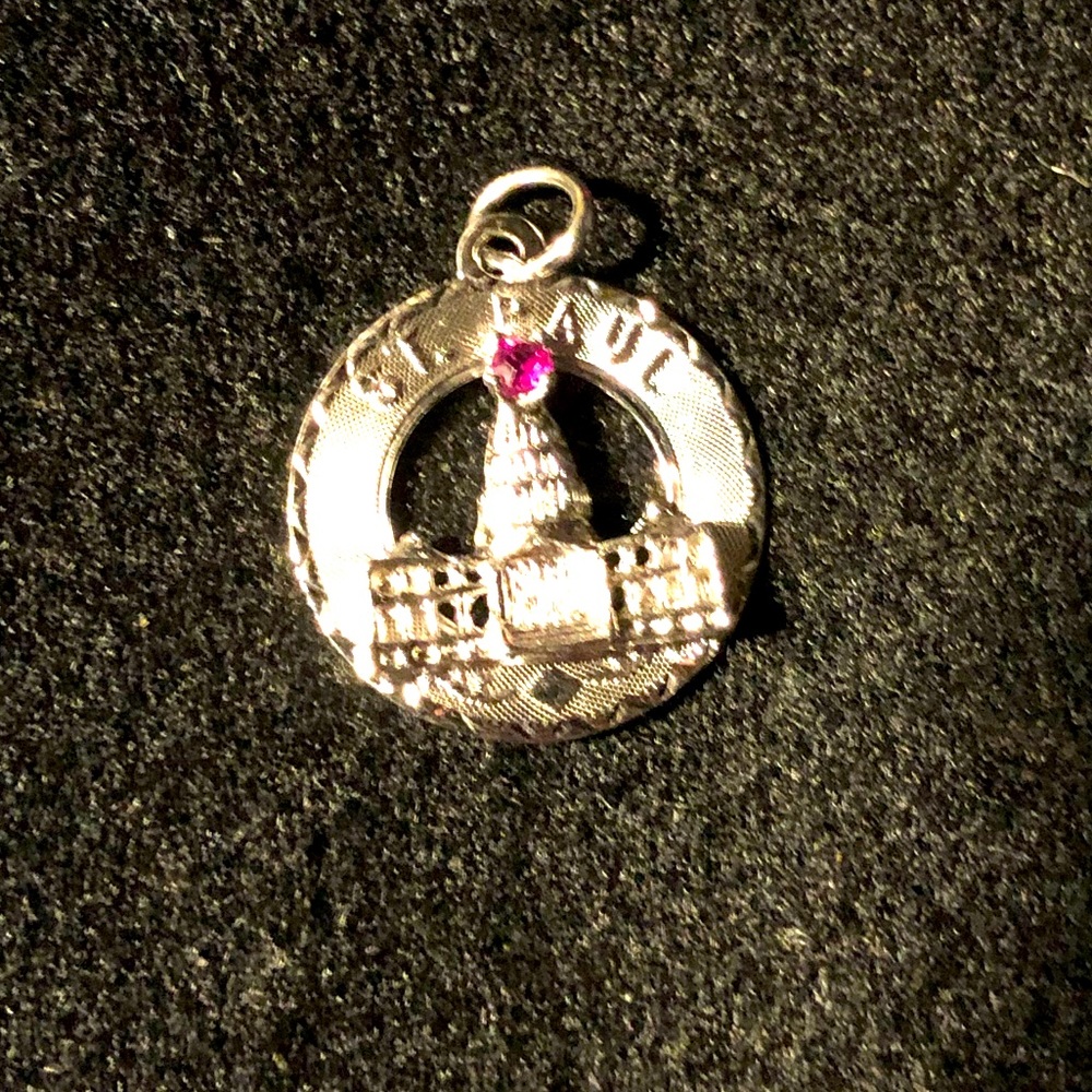 SIGNED CREA 925 STERLING SILVER ST. PAUL CATHEDRAL RUBY GEMSTONE CHARM PENDANT